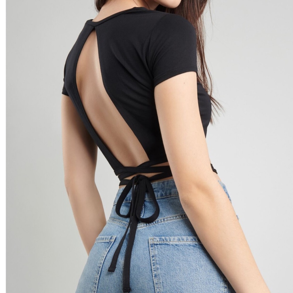Garage Cropped Open Back Tie Up Tee Size M